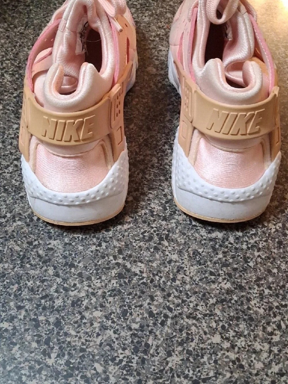 Nike Youths Pink Athletic Lace-Up Sneakers Size 6.5